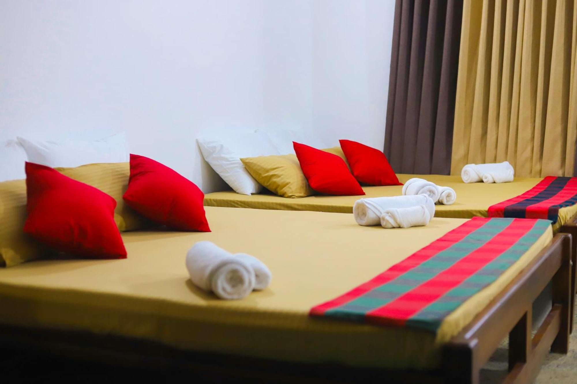 Hotel Royal Hub Kudapaduwa Zewnętrze zdjęcie